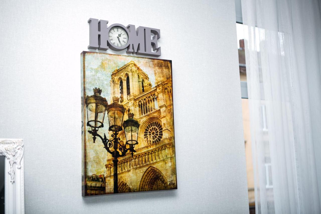 Luxury Flat In Downtown Appartement Lviv Buitenkant foto