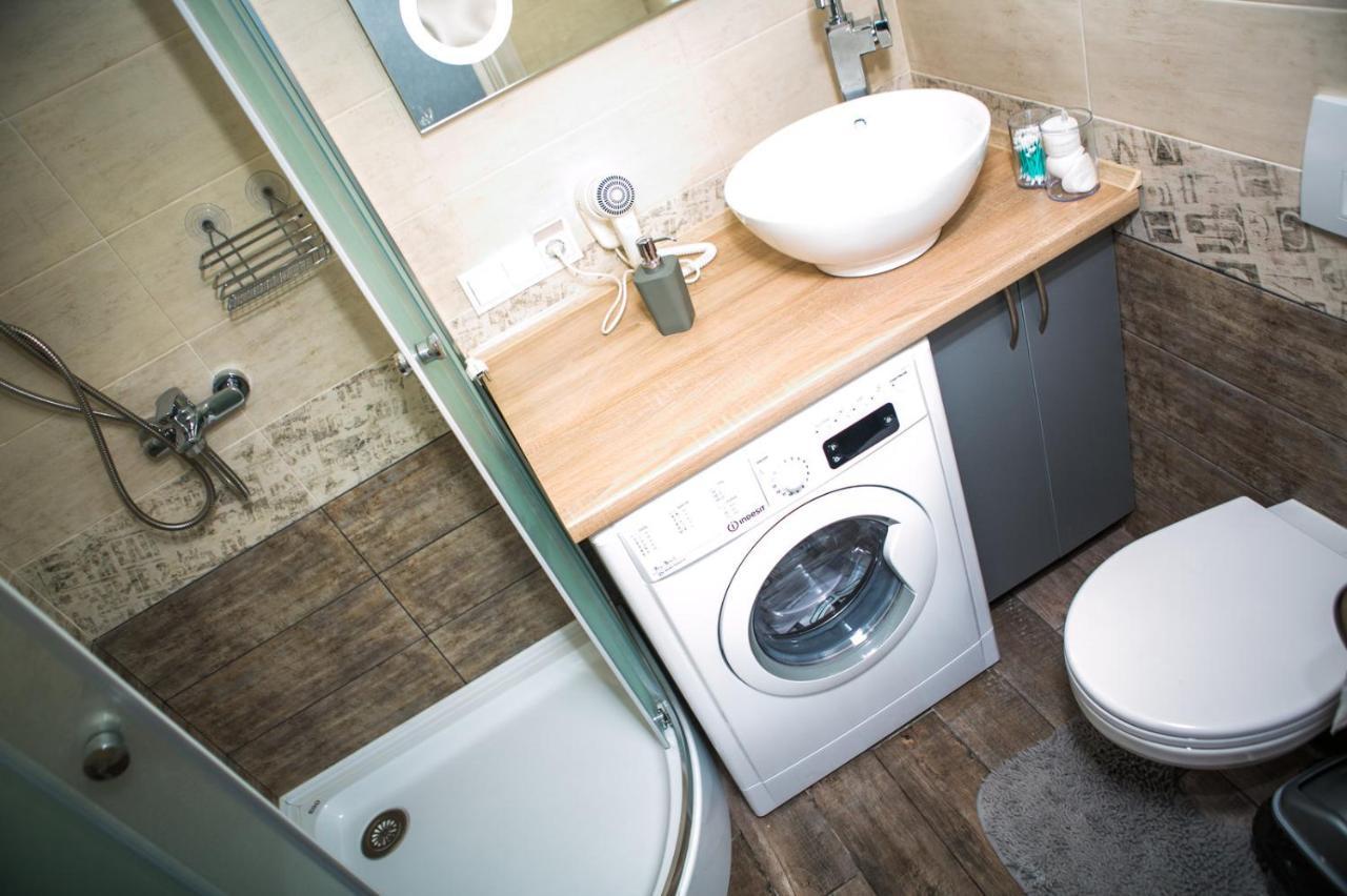 Luxury Flat In Downtown Appartement Lviv Buitenkant foto