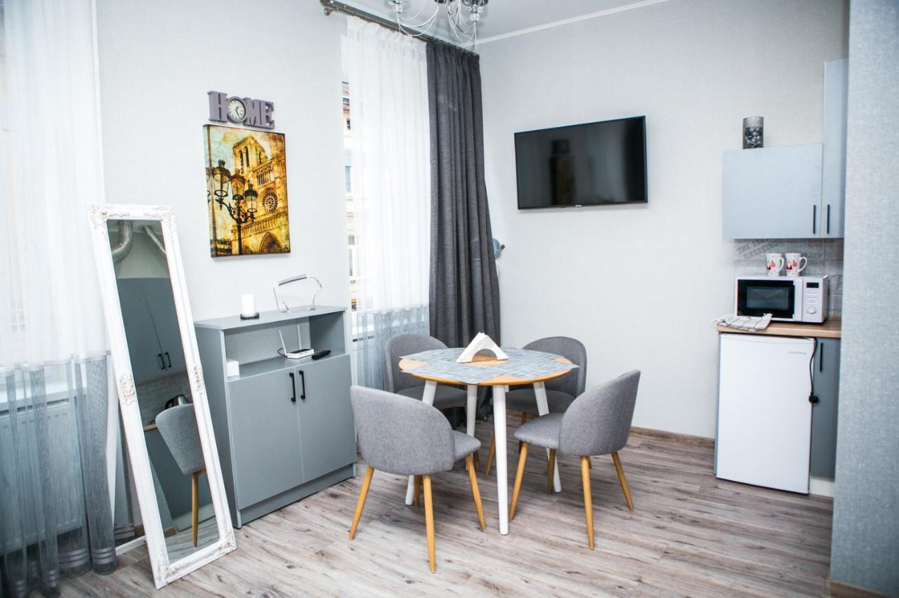 Luxury Flat In Downtown Appartement Lviv Buitenkant foto