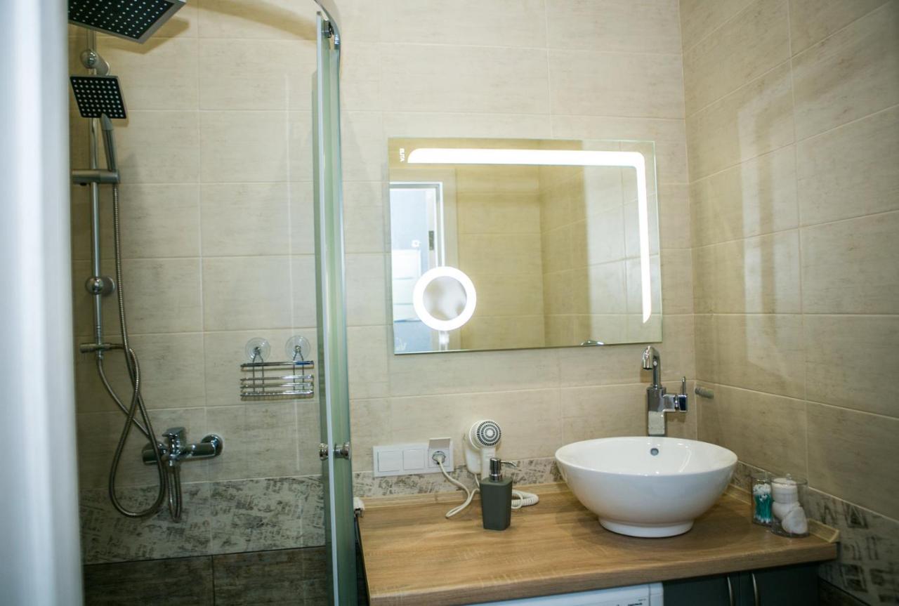 Luxury Flat In Downtown Appartement Lviv Buitenkant foto